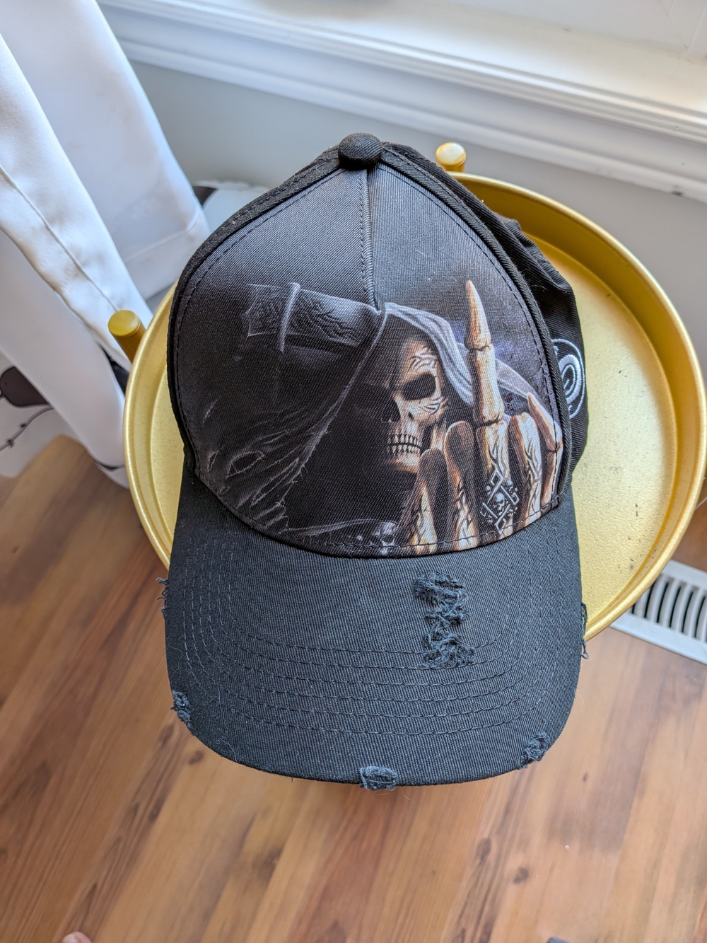 NWOT Spiral Black Graphic Skull Men’s Distressed Baseball Cap